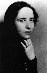 Vai alle frasi di Hannah Arendt