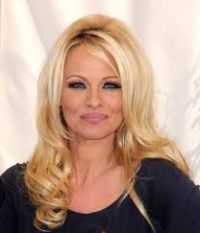 Vai alle frasi di Pamela Anderson